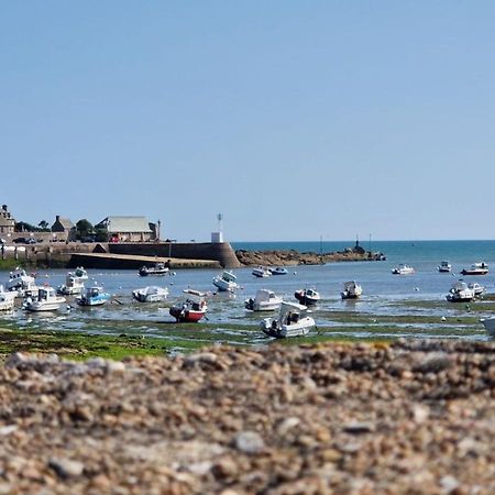 Le Prieure Barfleur Bed & Breakfast ภายนอก รูปภาพ