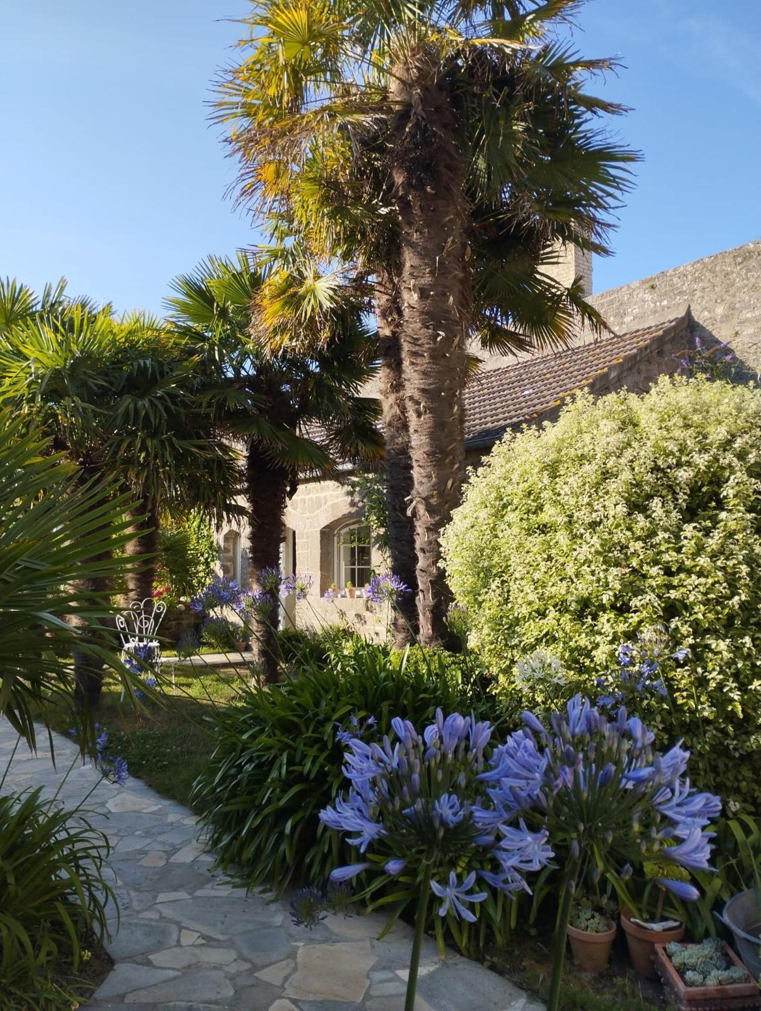 Le Prieure Barfleur Bed & Breakfast ภายนอก รูปภาพ